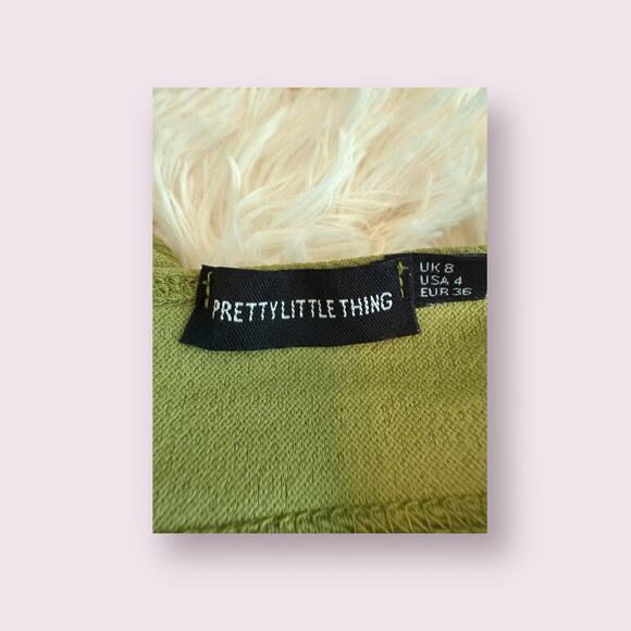 PrettyLittleThing Backless Green Long Sleeves Crop Top.  4 - Picture 3 of 8